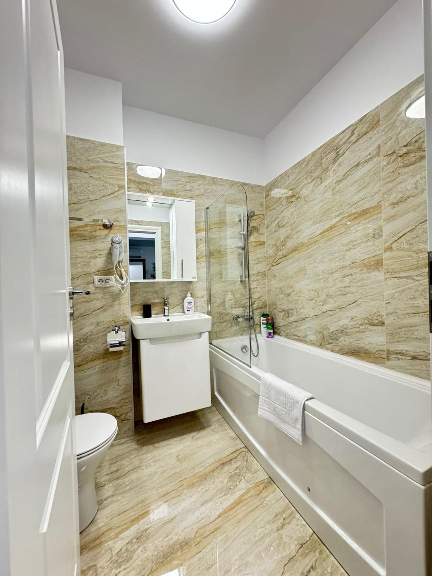 Luxury Glam Apartments Central Adress Bucuresti With Parking מראה חיצוני תמונה